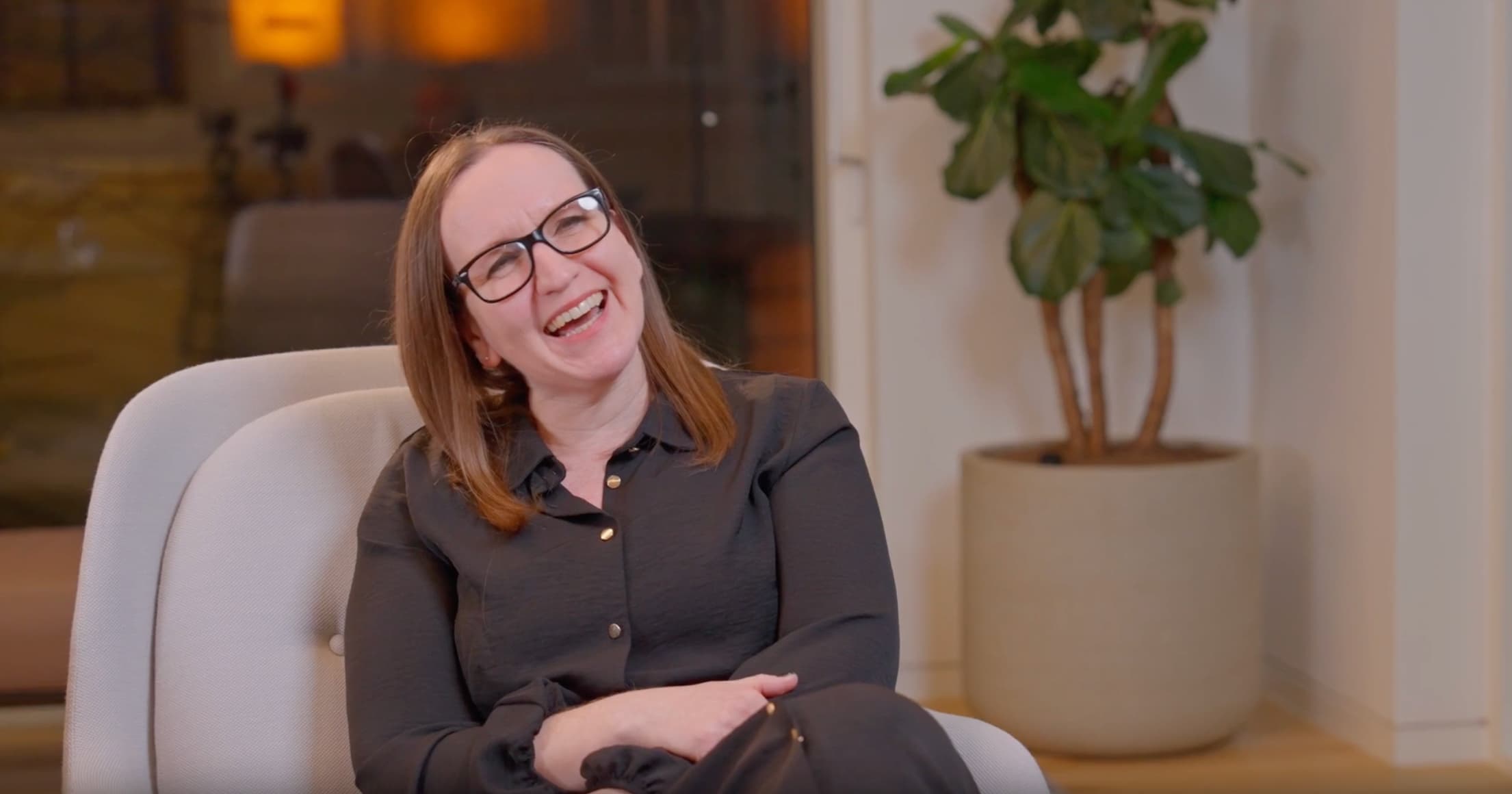 Senior female leader featured in an Evelyn Partners employee story