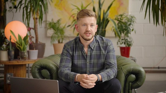 Developer marketing expert presenting insights for the daily.dev video series