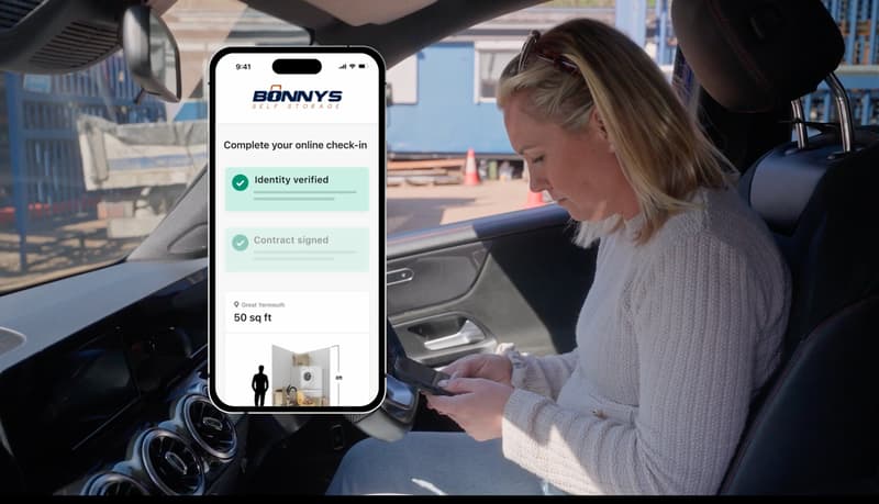Bonny Self Storage customer using Stora software during the customer story film.